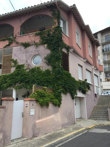 Photo de la galerie de l'établissement T2 RDC Cosy Terrasse Clim 5min à pied Ctre V Park gratuit public, à Perpignan