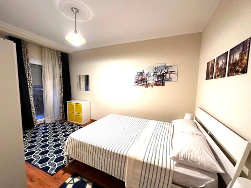 Postel nebo postele na pokoji v ubytování Top rated 1bedroom in Karma compound Sheikh Zayed - only families & single travelers