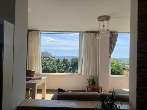 Naturlandskabet i nærheden af villaen