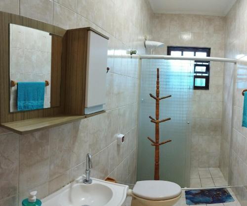 Kupatilo u objektu Casa azul, 400 metros praia-Caiçara - PG