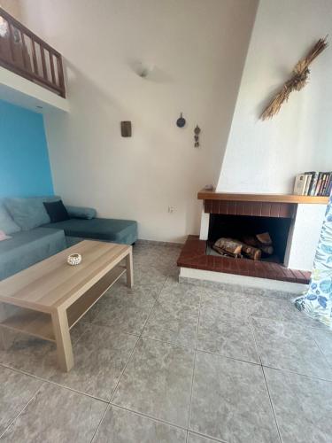 Ruang duduk di Lemonade Apartment