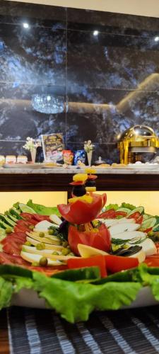 ホテルの敷地内または近くでの食事または食べ物