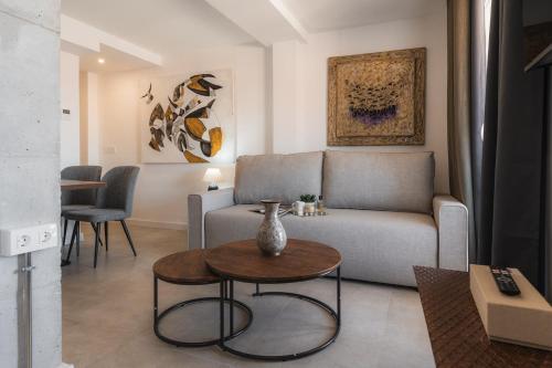 Mano de Hierro Apartment - Free parking
