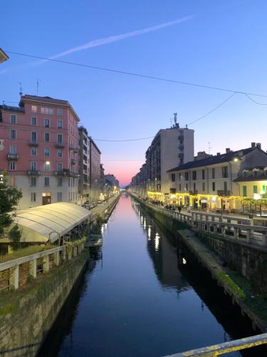 Navigli Apartment Near Metro City Center 4 Guests