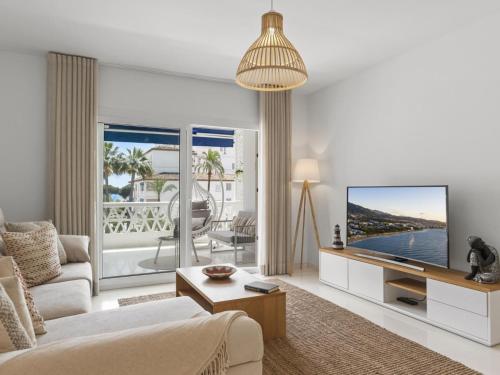 Beach Puerto Banús 3 Br Apartment