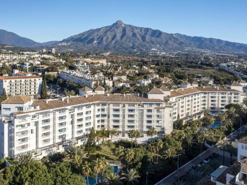 Beach Puerto Banús 3 Br Apartment