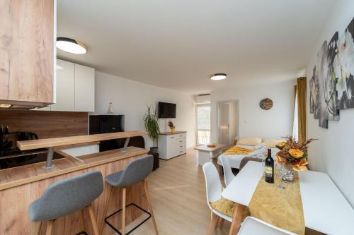 Apartment Franka, Novalja, 800m from the sea