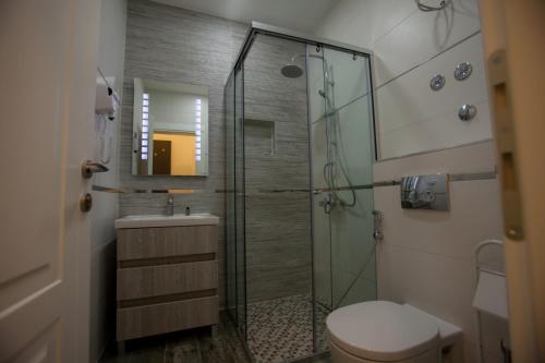 Ένα μπάνιο στο Apartments DABI