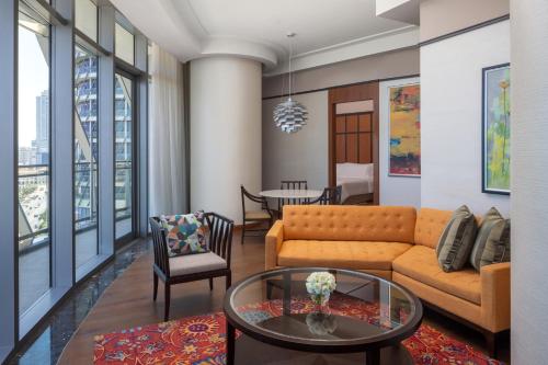 Zona de estar de ITC Ratnadipa, a Luxury Collection Hotel, Colombo