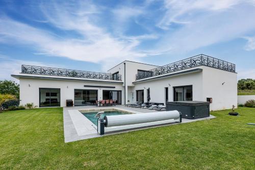 La Villa Danaud - Maison avec piscine et jacuzzi