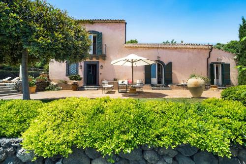 Vườn quanh La Capinera