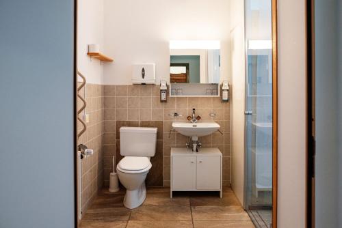 Un baño de Gruppenhaus Lindenhof Churwalden
