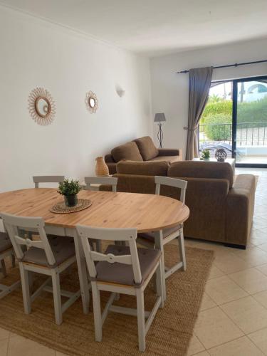 Alto Club Apartments
