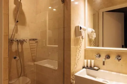 Hôtel Saint Martin Bastille photo 6
