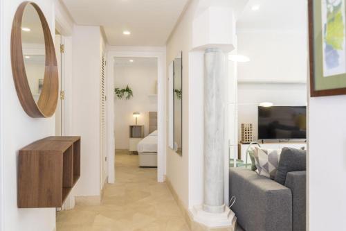 Housing White Pearl Beach by SharingCo