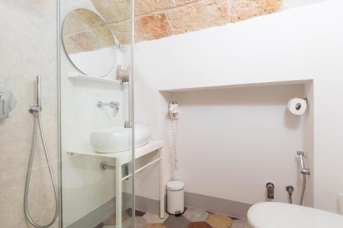 Ένα μπάνιο στο Fico! Apartments by MONHOLIDAY