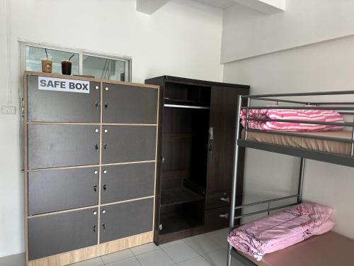 Katil atau katil-katil dalam bilik di JS786Hostel