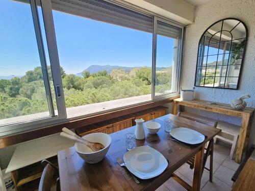 5 couchages, vue mer, climatisation, WIFI, tout à pied, plage à 250m