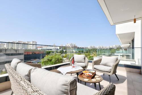 Posedenie v ubytovaní Estepona Place - Spacious family city apartment