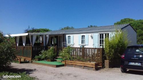 Mobilhome dans camping Site de Gorge Vent à Fréjus