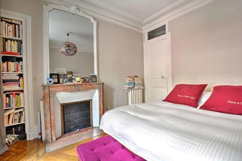 Photo de la galerie de l'établissement GuestReady - Luxury Apartment - Paris Centre, à Paris