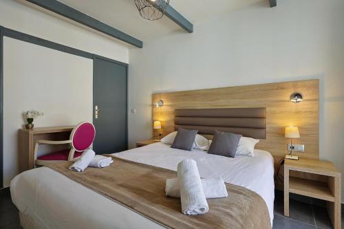 Hotel & Restaurant Perla Rivieraにあるベッド