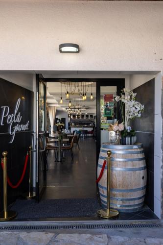 Hotel & Restaurant Perla Rivieraにあるレストランまたは飲食店