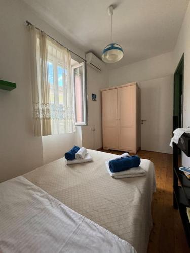 Postel nebo postele na pokoji v ubytování Alechimmo Authentic Corfiot Style House - 2 Bedrooms - Split Level
