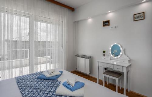 Stunning Apartment In Novi Vinodolski With Wifi