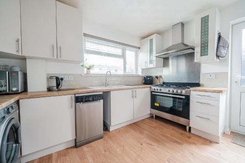 Η κουζίνα ή μικρή κουζίνα στο Cosy Retreat Near New Forest