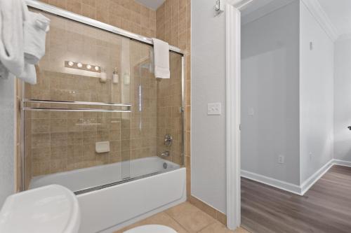 Near Disney w/ pool-3BR/2BA-Spacious & Cozy Condo photo 27