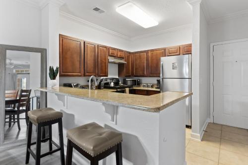 Near Disney w/ pool-3BR/2BA-Spacious & Cozy Condo photo 12