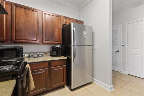 Near Disney w/ pool-3BR/2BA-Spacious & Cozy Condo photo 14