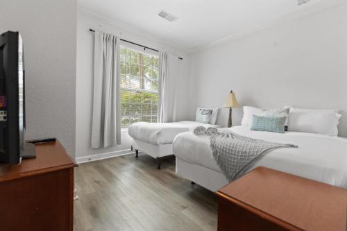 Near Disney w/ pool-3BR/2BA-Spacious & Cozy Condo photo 35