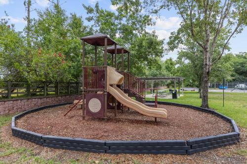 Near Disney w/ pool-3BR/2BA-Spacious & Cozy Condo photo 48