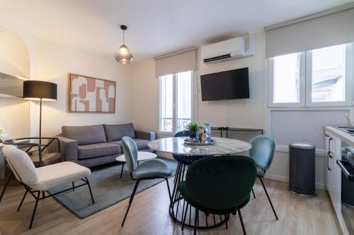 B1#Two Bedrooms#Champs Elysées#Arc de Triomphe#AC