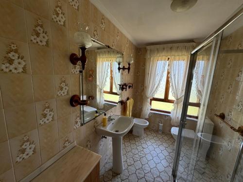 Ένα μπάνιο στο Casa Revilla Playa