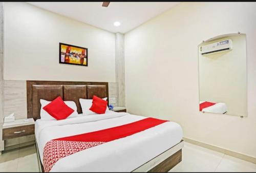 Uma cama ou camas num quarto em Hotel BKC Annex