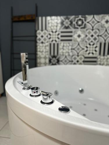 Salle de bains dans l'établissement Suite al Centro