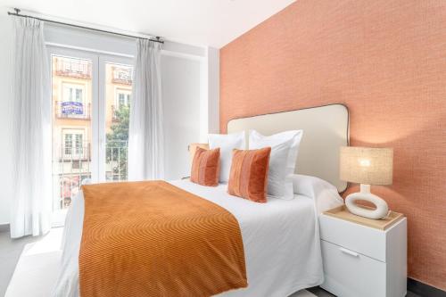 Vibrant 2BR Apartment in La Latina