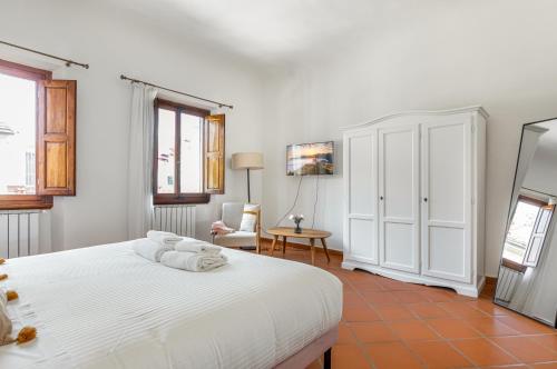 GuestHost - Sant'Ambrogio Gem - Chic Florence Nest