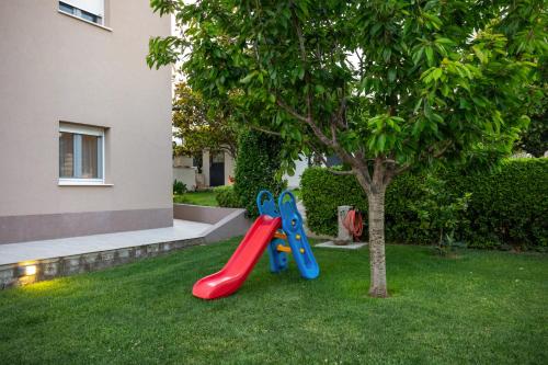 Sunny Garden