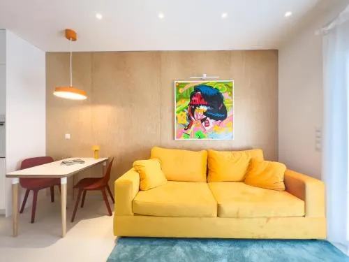 Homevision - Boutique Pop Up Condo - City Center