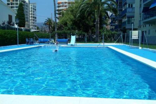Swimmingpoolen hos eller tæt på Apartamento reformado vista mar