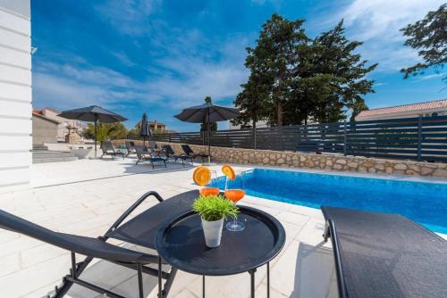 Pool Apartments Villa Oleander