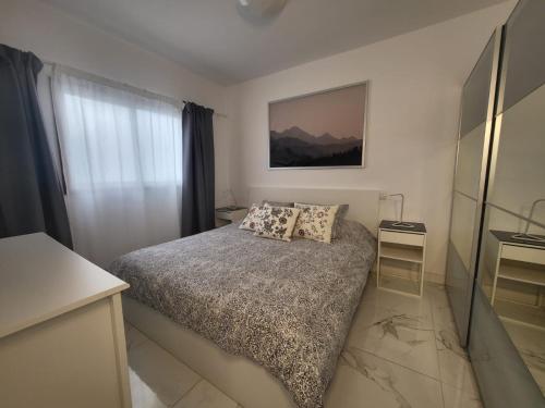 New 2 Bedrooms Gold flat at Las Canteras beach with balcony and Free Parking