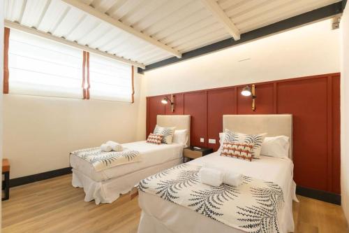 Pasaje Mallol Central Duplex by Valcambre