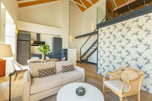 Pasaje Mallol Central Duplex by Valcambre