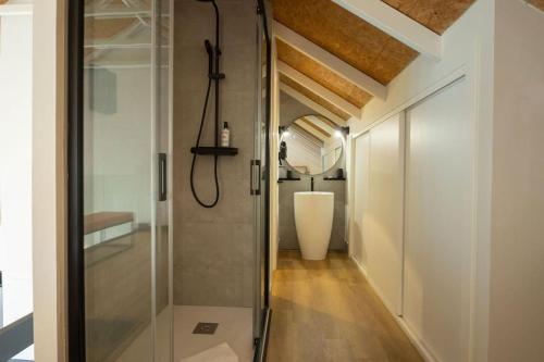 Pasaje Mallol Central Duplex by Valcambre