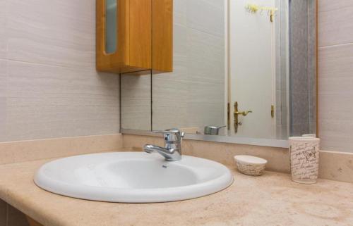 Quarteira Beachside Escape